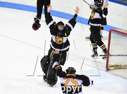 Thumbnail 1 in Daniel Hand vs. Amity Regional (CIAC DII Final) photogallery.