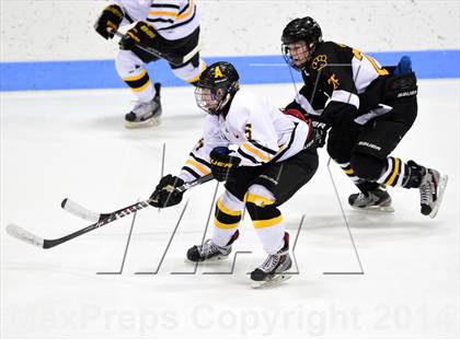 Thumbnail 3 in Daniel Hand vs. Amity Regional (CIAC DII Final) photogallery.