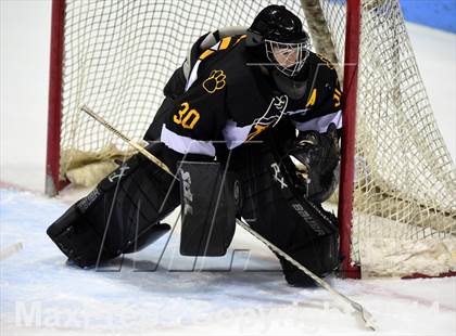 Thumbnail 2 in Daniel Hand vs. Amity Regional (CIAC DII Final) photogallery.