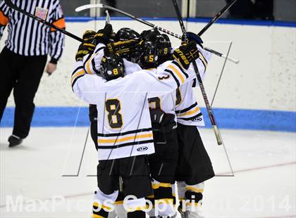 Thumbnail 2 in Daniel Hand vs. Amity Regional (CIAC DII Final) photogallery.