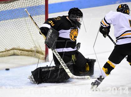 Thumbnail 1 in Daniel Hand vs. Amity Regional (CIAC DII Final) photogallery.