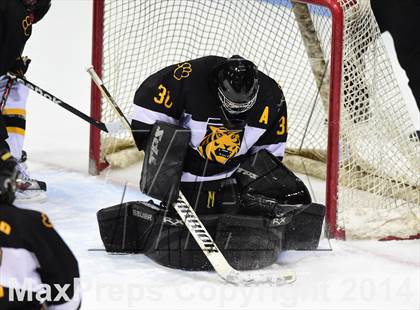 Thumbnail 2 in Daniel Hand vs. Amity Regional (CIAC DII Final) photogallery.
