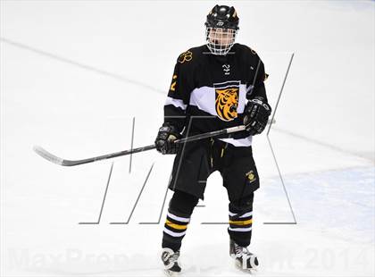 Thumbnail 2 in Daniel Hand vs. Amity Regional (CIAC DII Final) photogallery.