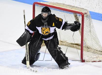Thumbnail 2 in Daniel Hand vs. Amity Regional (CIAC DII Final) photogallery.