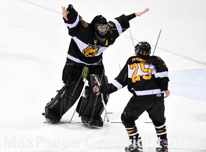 Thumbnail 2 in Daniel Hand vs. Amity Regional (CIAC DII Final) photogallery.