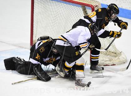 Thumbnail 1 in Daniel Hand vs. Amity Regional (CIAC DII Final) photogallery.
