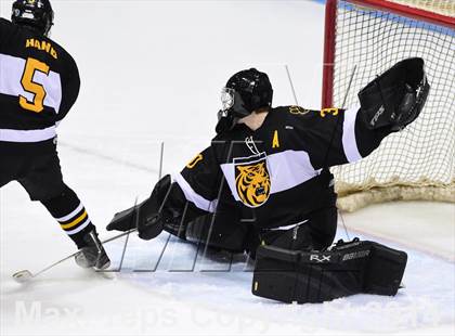 Thumbnail 1 in Daniel Hand vs. Amity Regional (CIAC DII Final) photogallery.
