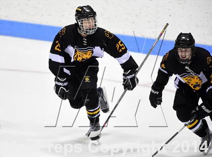 Thumbnail 3 in Daniel Hand vs. Amity Regional (CIAC DII Final) photogallery.