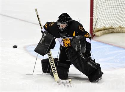 Thumbnail 1 in Daniel Hand vs. Amity Regional (CIAC DII Final) photogallery.