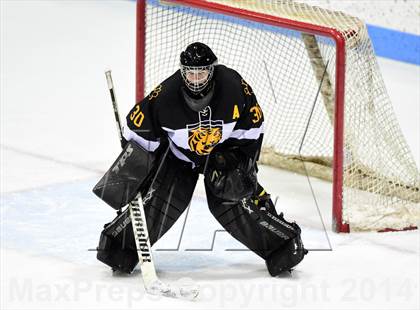 Thumbnail 2 in Daniel Hand vs. Amity Regional (CIAC DII Final) photogallery.