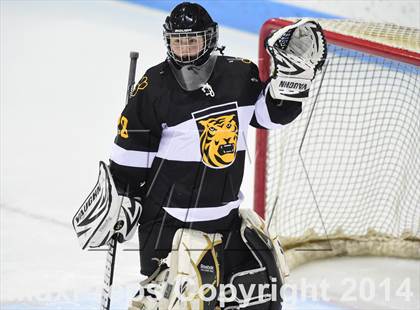 Thumbnail 2 in Daniel Hand vs. Amity Regional (CIAC DII Final) photogallery.