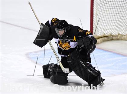 Thumbnail 3 in Daniel Hand vs. Amity Regional (CIAC DII Final) photogallery.
