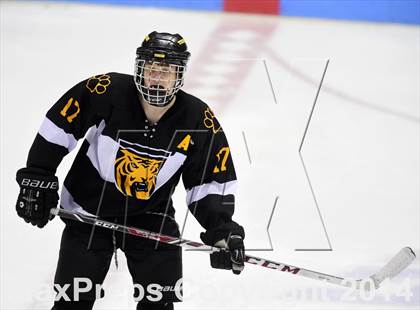 Thumbnail 3 in Daniel Hand vs. Amity Regional (CIAC DII Final) photogallery.