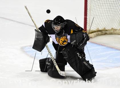 Thumbnail 2 in Daniel Hand vs. Amity Regional (CIAC DII Final) photogallery.