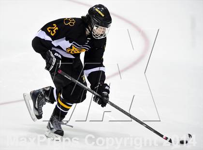 Thumbnail 3 in Daniel Hand vs. Amity Regional (CIAC DII Final) photogallery.