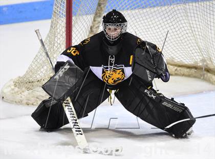 Thumbnail 3 in Daniel Hand vs. Amity Regional (CIAC DII Final) photogallery.