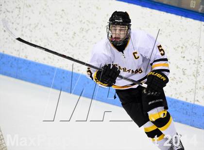 Thumbnail 3 in Daniel Hand vs. Amity Regional (CIAC DII Final) photogallery.