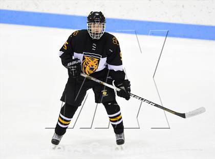 Thumbnail 2 in Daniel Hand vs. Amity Regional (CIAC DII Final) photogallery.