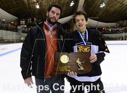 Thumbnail 2 in Daniel Hand vs. Amity Regional (CIAC DII Final) photogallery.