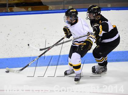 Thumbnail 2 in Daniel Hand vs. Amity Regional (CIAC DII Final) photogallery.