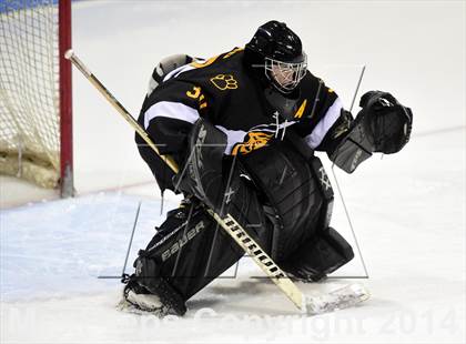 Thumbnail 1 in Daniel Hand vs. Amity Regional (CIAC DII Final) photogallery.