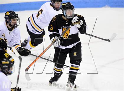 Thumbnail 2 in Daniel Hand vs. Amity Regional (CIAC DII Final) photogallery.