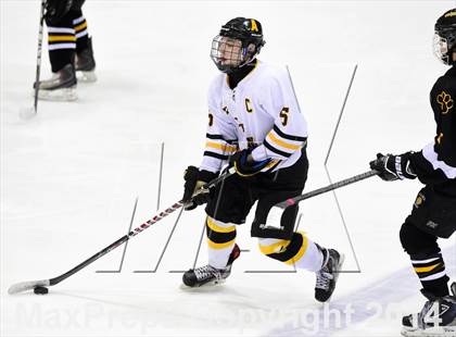 Thumbnail 3 in Daniel Hand vs. Amity Regional (CIAC DII Final) photogallery.