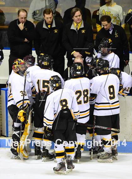 Thumbnail 3 in Daniel Hand vs. Amity Regional (CIAC DII Final) photogallery.