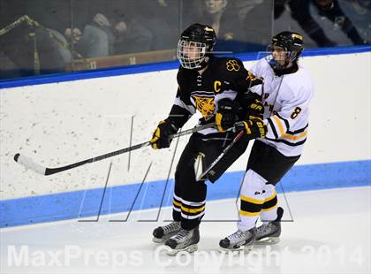 Thumbnail 2 in Daniel Hand vs. Amity Regional (CIAC DII Final) photogallery.