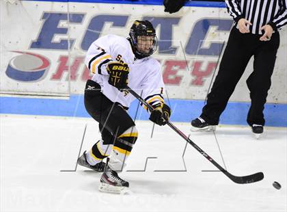 Thumbnail 2 in Daniel Hand vs. Amity Regional (CIAC DII Final) photogallery.