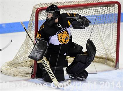 Thumbnail 2 in Daniel Hand vs. Amity Regional (CIAC DII Final) photogallery.