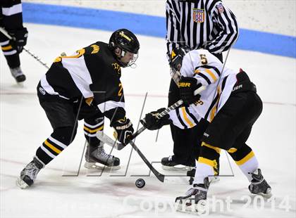 Thumbnail 2 in Daniel Hand vs. Amity Regional (CIAC DII Final) photogallery.