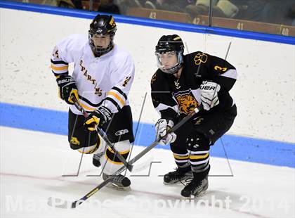 Thumbnail 3 in Daniel Hand vs. Amity Regional (CIAC DII Final) photogallery.