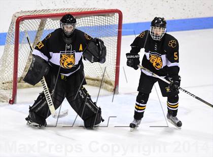 Thumbnail 2 in Daniel Hand vs. Amity Regional (CIAC DII Final) photogallery.