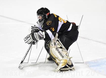 Thumbnail 3 in Daniel Hand vs. Amity Regional (CIAC DII Final) photogallery.