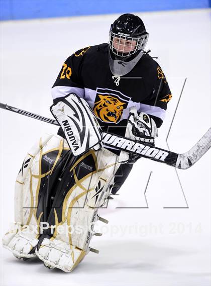 Thumbnail 3 in Daniel Hand vs. Amity Regional (CIAC DII Final) photogallery.
