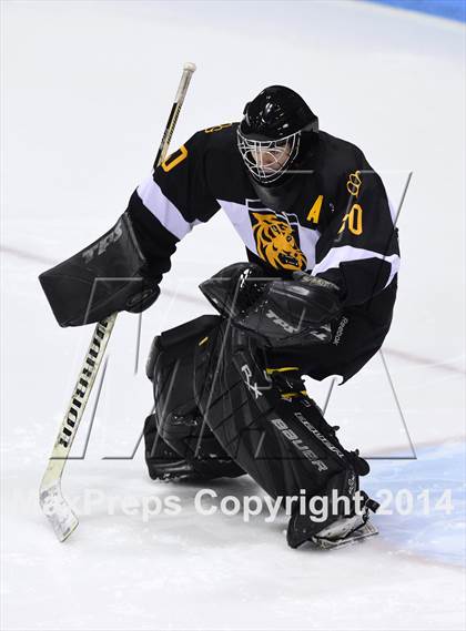 Thumbnail 3 in Daniel Hand vs. Amity Regional (CIAC DII Final) photogallery.