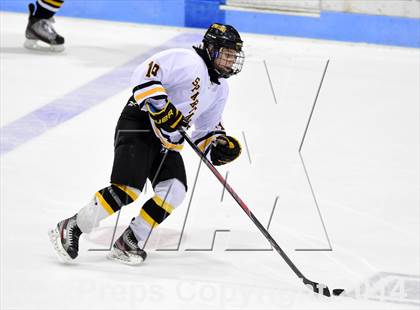 Thumbnail 2 in Daniel Hand vs. Amity Regional (CIAC DII Final) photogallery.