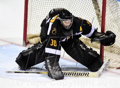 Thumbnail 2 in Daniel Hand vs. Amity Regional (CIAC DII Final) photogallery.
