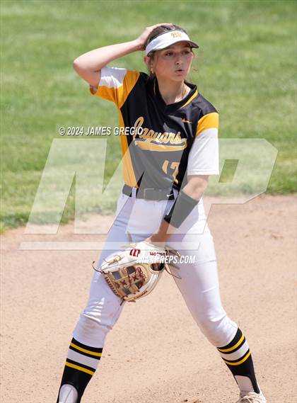 Thumbnail 3 in Armstrong vs Thomas Jefferson (WPIAL 5A Final) photogallery.