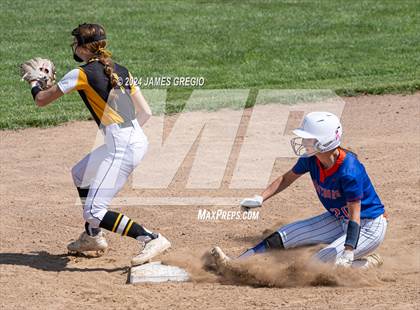 Thumbnail 3 in Armstrong vs Thomas Jefferson (WPIAL 5A Final) photogallery.