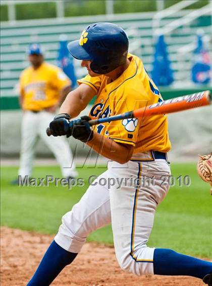 Thumbnail 3 in North Providence vs. Bishop Hendricken (RIIL Division 1 Final - Game 1) photogallery.