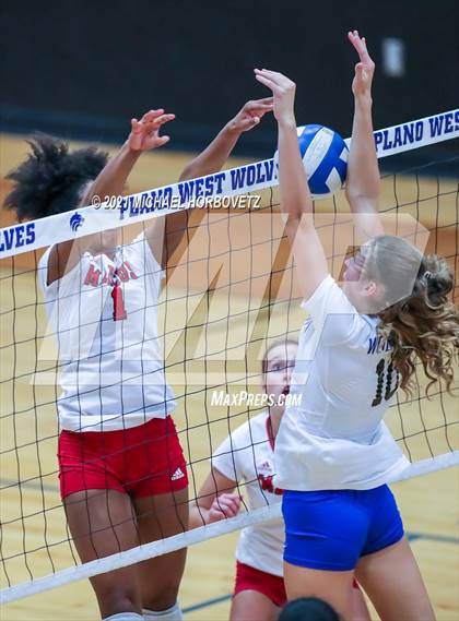 Thumbnail 2 in Marcus @ Plano West photogallery.