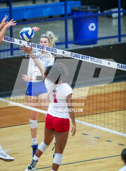 Thumbnail 2 in Marcus @ Plano West photogallery.