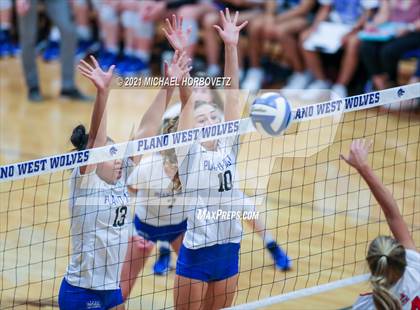 Thumbnail 3 in Marcus @ Plano West photogallery.