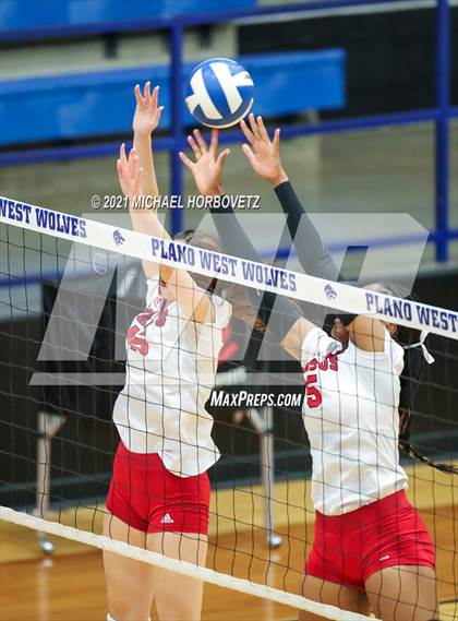 Thumbnail 2 in Marcus @ Plano West photogallery.
