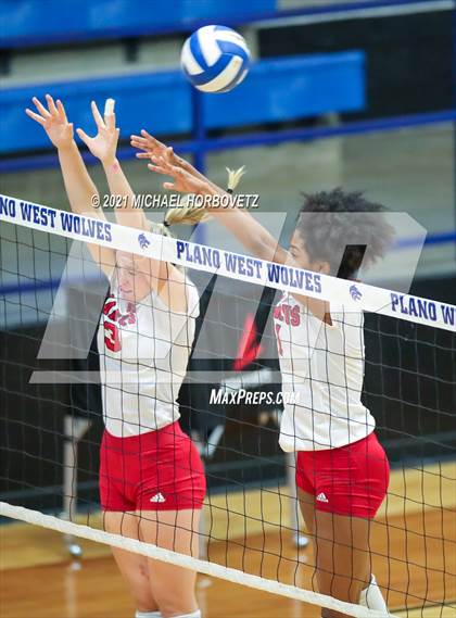 Thumbnail 2 in Marcus @ Plano West photogallery.