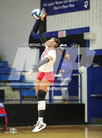 Thumbnail 3 in Marcus @ Plano West photogallery.
