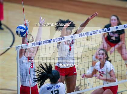 Thumbnail 2 in Marcus @ Plano West photogallery.