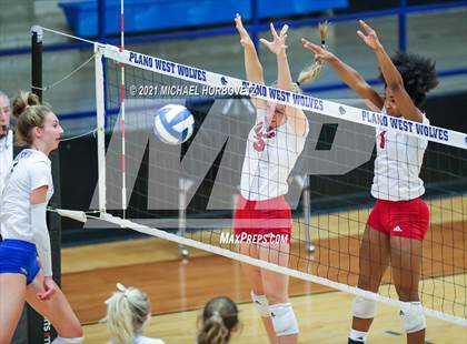 Thumbnail 1 in Marcus @ Plano West photogallery.